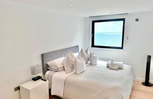 The Lookout-Sea Views-Balcony-Free parking - Foto 3