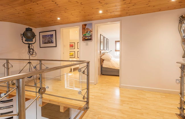 Stylist Split Level 2 Bed With Parking - Foto 11