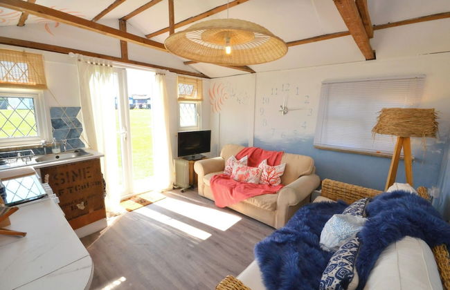 1 Bed Chalet - Sleeps 4 - Pets, Parking, Wifi - Foto 1