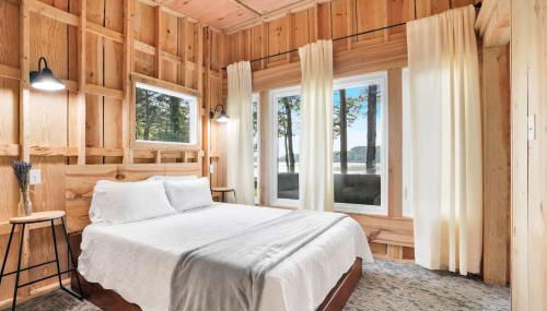 Waterfront 1BR on Working Farm with Deck and View - Foto 2, wardrobe