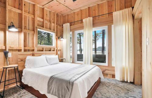 Waterfront 1BR on Working Farm with Deck and View - Foto 2