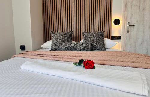 Moon Boutique Hotel - Ultra Luxury Suites with Pool, Perfect for Fun and Relaxation By Villa Mana Gers - Photo 66