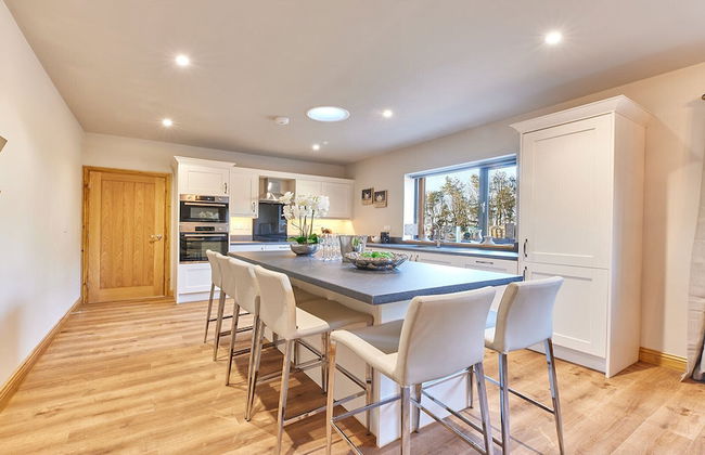 Host Stay The Parlour - Photo 9