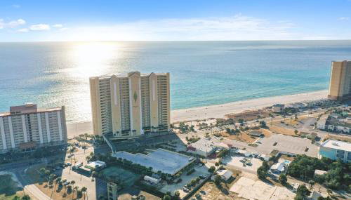 Emerald Isle Beach Resort by Panhandle Getaways - Foto 2, sunbed, young children, Game Room, locker, Other