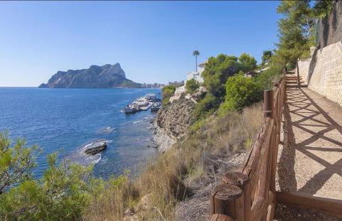 Espectacular villa junto a la playa, piscina privada y vistas al mar - Foto 36