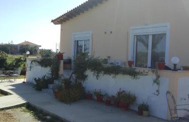 Studios ΣΤΟΥΣ ΠΥΡΓΟΥΣ ΘΕΡΜΗΣ - Foto 1