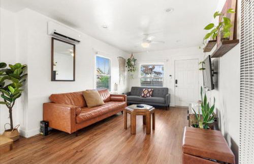 NEW Beautiful BOHO Home by Beach, Downtown + Shops - Foto 23