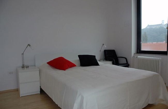 AI Apartments - Photo 18
