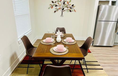 Apt 2 Bedrooms 2 Full Baths FREE Parking & FREE Laundry in Unit - Foto 7