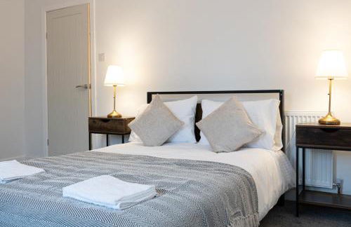 Modern 3BR House in Manchester, Ideal for Families, Sleeps 7 - Foto 1