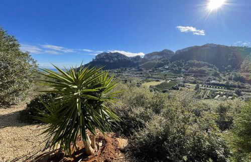 Private Hilltop Villa with Sea and Mountain Views - Foto 13