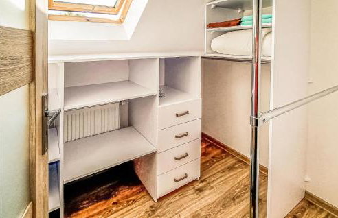 3 Bedroom Awesome Home In Zieleniewo - Foto 23