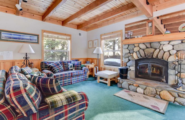 Mckinney Estate w/ Roof Deck Beach & Hike! - Foto 10