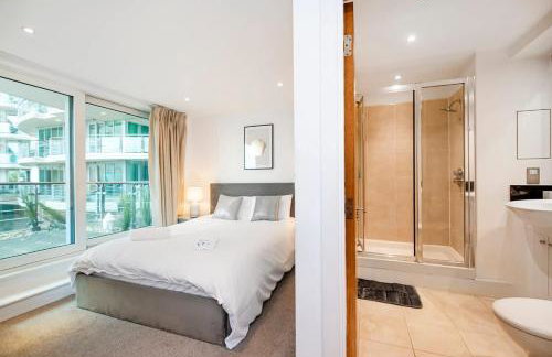 Central 2 bed with Large Terrace - Photo 9