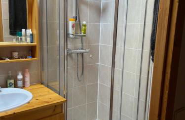 Charmant appart style chalet, simple et soigné - Photo 10