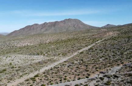 Stunning Tiny House with Picnic Space, Barbecue and Fire Pit in Meadview, Arizona - Foto 35