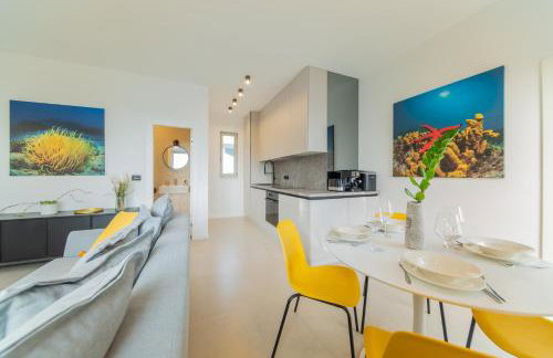 Seaside Elegance Suites - Photo 32