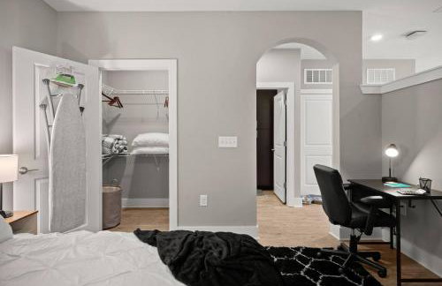 1 Bed Self Check-in pool Gym 30 plus Day Stays - Foto 25