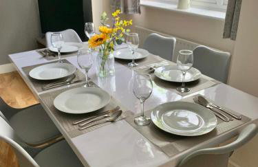 Risinghurst, Oxford, an ENTIRE 2beds, 2bathrooms, free Wi-Fi, Free Parking - Foto 1