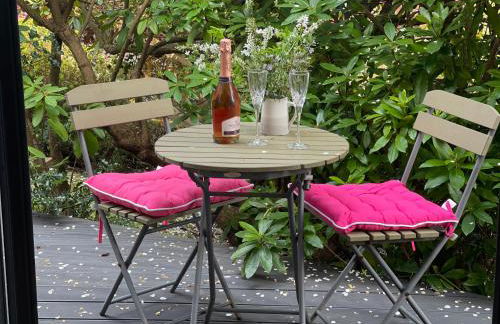 Peaceful Garden Retreat in Tunbridge Wells - Photo 15