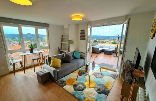 Luminoso apartamento con gran terraza - Foto 1