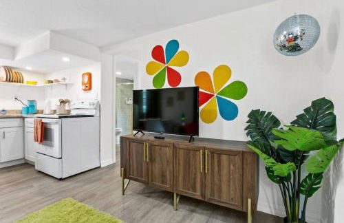 That 70’s Themed Apt Close to Coffee, Food + Shops - Foto 7