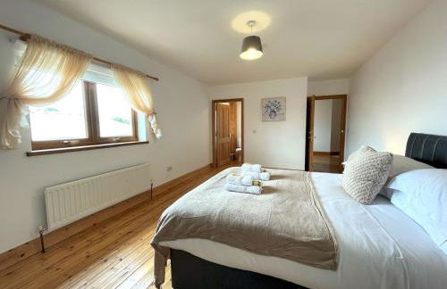 Spectacular 7BR House Hot Tub and Gardens in Gretna - Pass the Keys - Foto 48