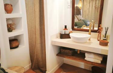 Cabanon provençal, piscine et jacuzzi partagés - Foto 5