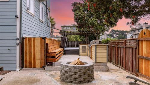 1 block to beach, Private Hot Tub, Fire Pit and BBQ - Foto 3, Garden