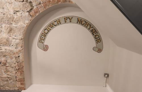 Declaration Suite - Photo 3