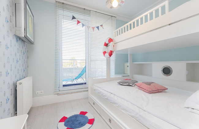 Sailor Apartment by Renters Prestige - Photo 3