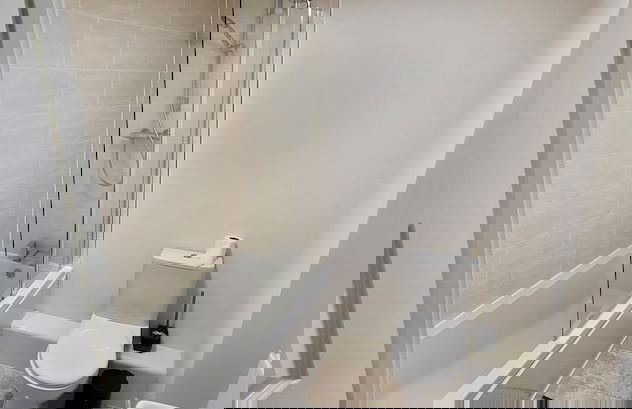 Inviting 6-bed House in Nuneaton - Foto 10