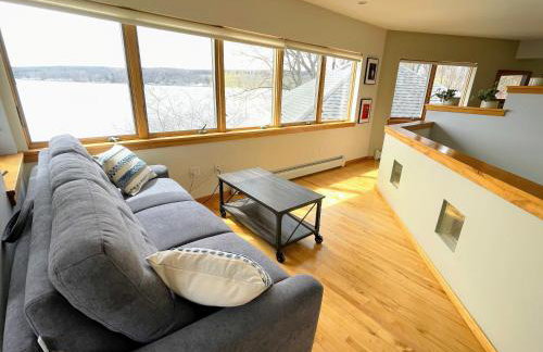 Risingwater Newly Listed Stunning Home with 150-Foot Beachfront in the Finger Lakes - Foto 33