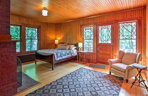 Restored Historic Saranac Lake Home Lake Access! - Foto 17