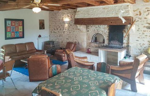 Stunning Home In Ardentes With Kitchen - Foto 3