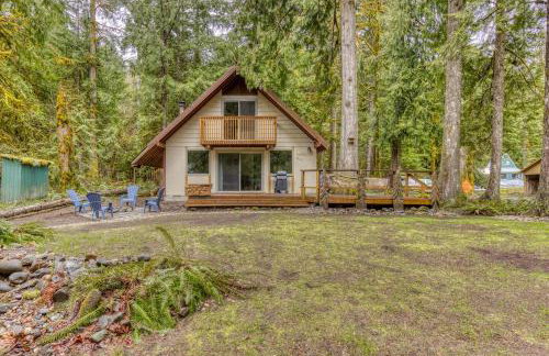 Thompson Cabin - Charming Salmon Riverfront A-Frame Oasis w/ fireplace - Foto 11