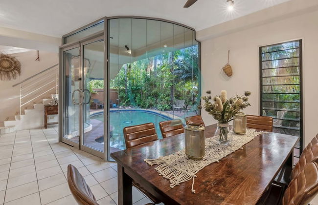 Zen Serene Seascape Family Pool BBQ Markets - Foto 4