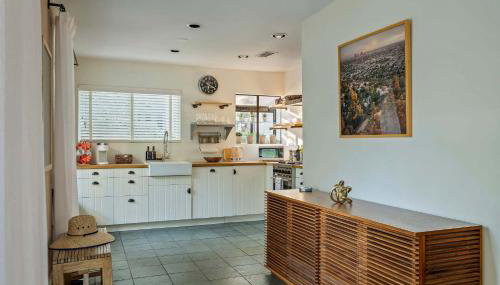 Ladybird Villa - Heated Saltwater Pool - Walk to SoCo - Foto 3