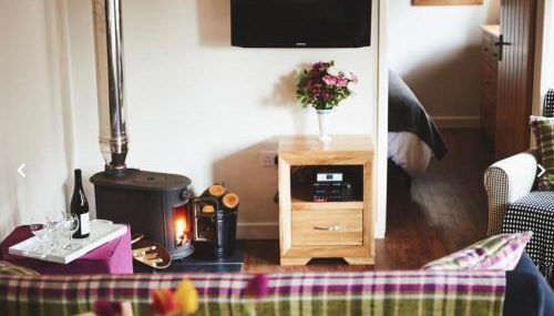 Dragonfly Cottage, Canal location - Photo 3