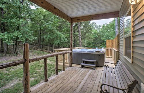 Lakeside Blue Eye Escape with Game Room and Hot Tub! - Foto 32