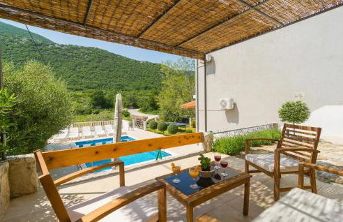 4 Bedroom Stunning Home In Kucice - Photo 2