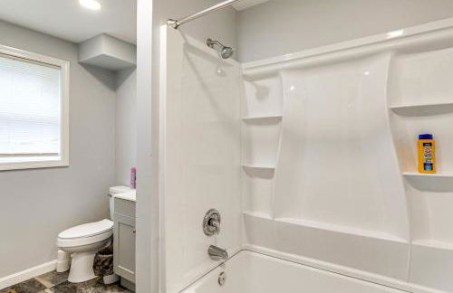 13 Mi to Gillette Stadium Pet-Friendly Apt! - Foto 13