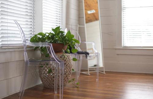 Restored 1930s Uptown Bungalow 2 min to Magnolia Silos - Photo 42