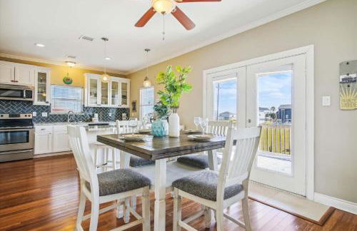 Cottage By The Sea by Ryson Vacation Rentals - Photo 16