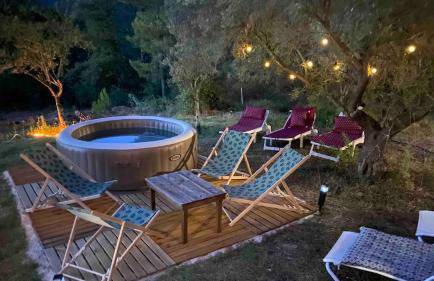 Small Provencal Castle with Swimming Pool, Tennis, Gym & Calm - Foto 60