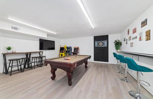 Pickleball-Basketball Oasis-Pool & Spacious Home - Photo 6