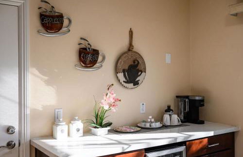 Luxury Estate with Sparkling Pool & Elegant Amenities - Foto 142