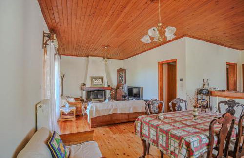 Peach Pine House - Escape Near City, Beach and Athens Airport - Foto 16