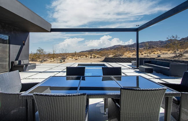 Luxe Modern Escape w Pool Hot Tub Firepit Desert View Lassen by Avantstay - Photo 4
