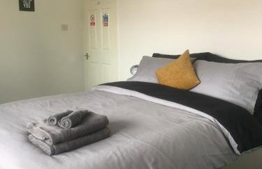 Quiet 2-Bed with Private Garden and Drive - Foto 60